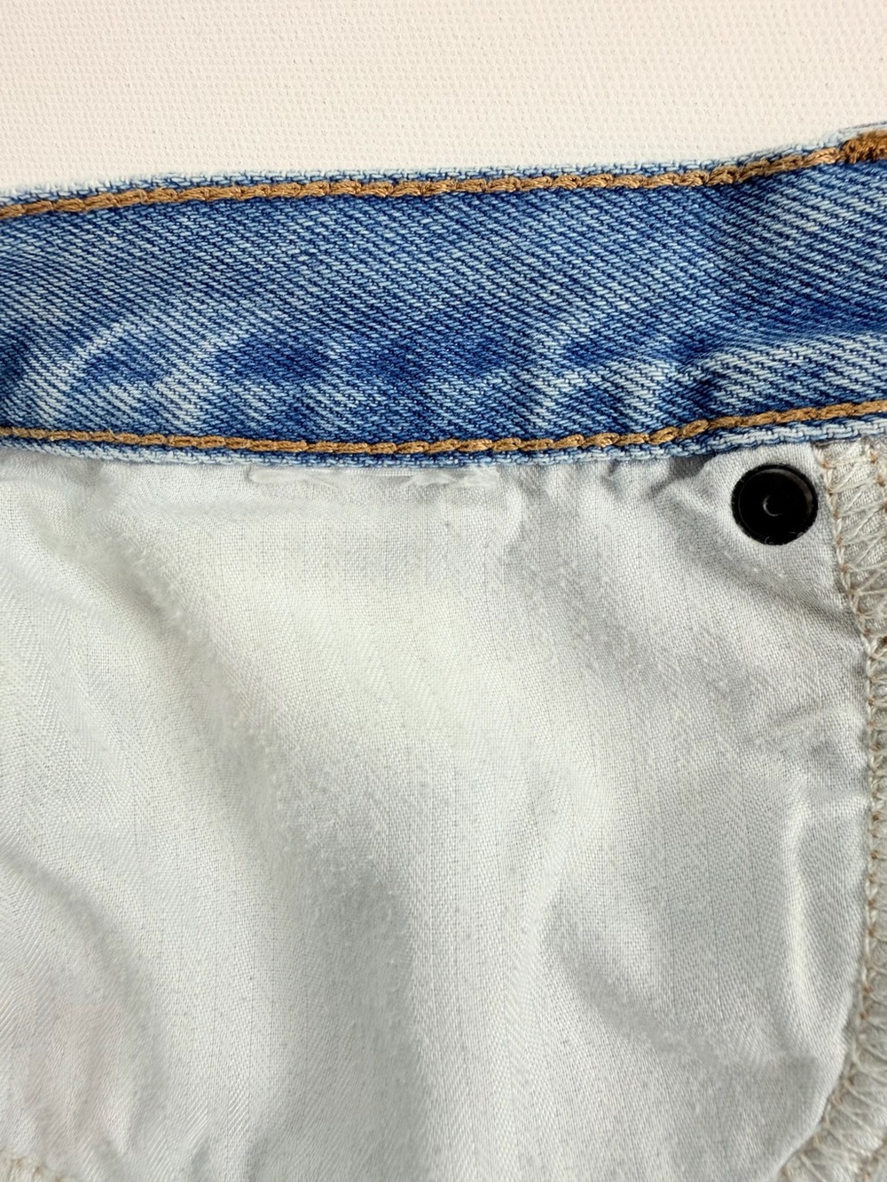 Abercrombie & Fitch Mid Rise Boyfriend Shorts 28 Distressed Cutoff Denim Y2K - Picture 7 of 7